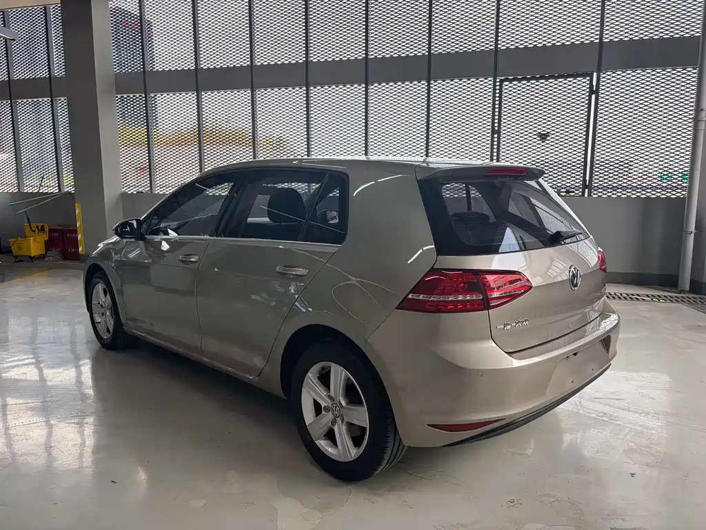 Volkswagen Golf — миниатюра 12