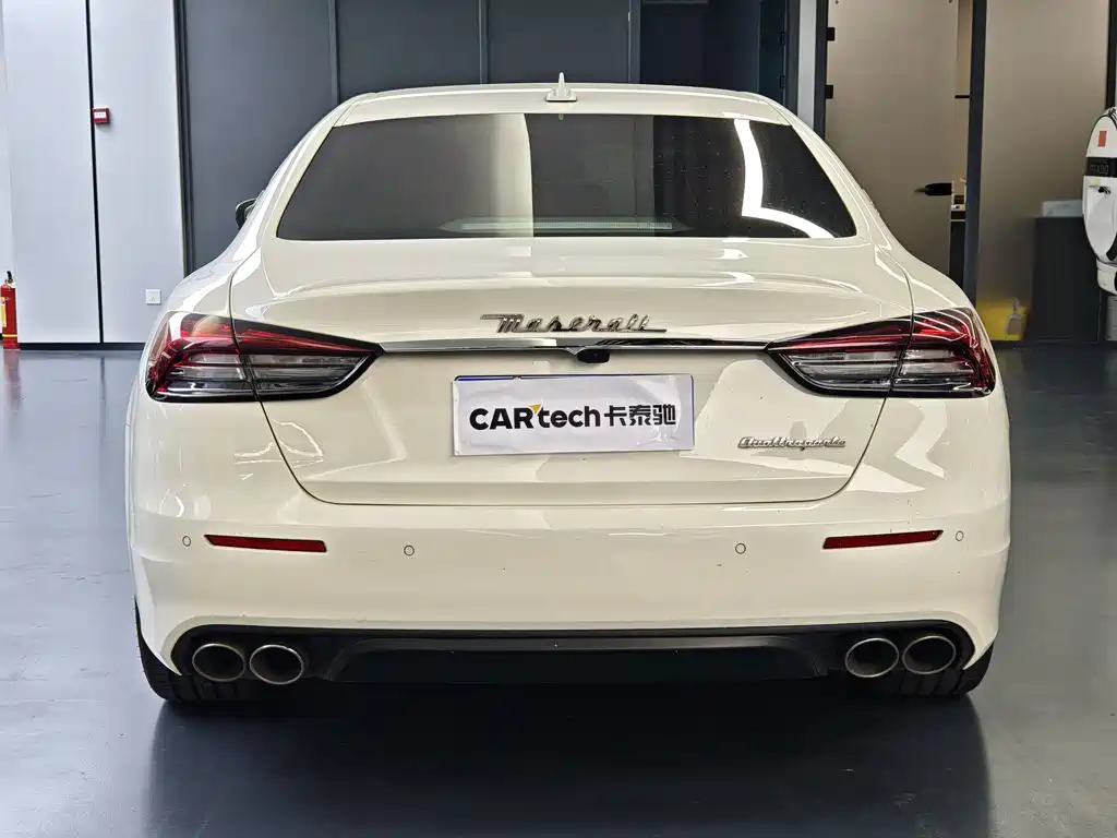 Maserati Quattroporte — миниатюра 5