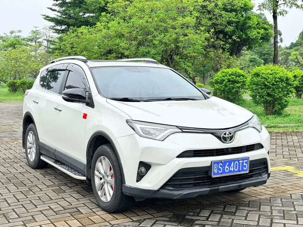 Toyota RAV4 — миниатюра 3