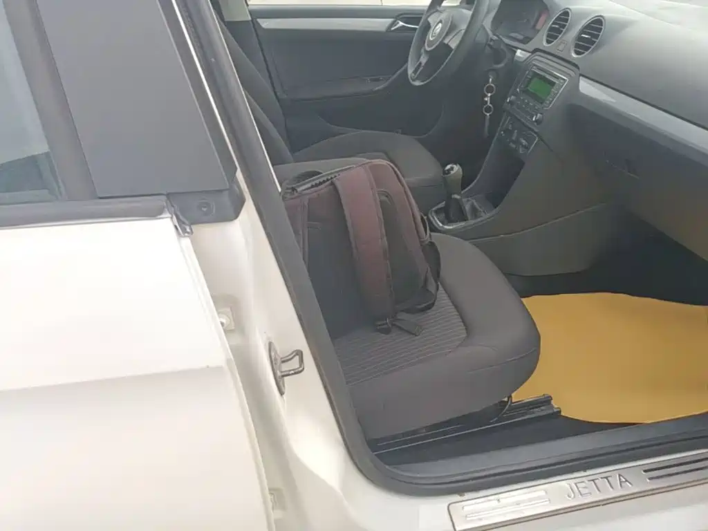Volkswagen Jetta — миниатюра 25