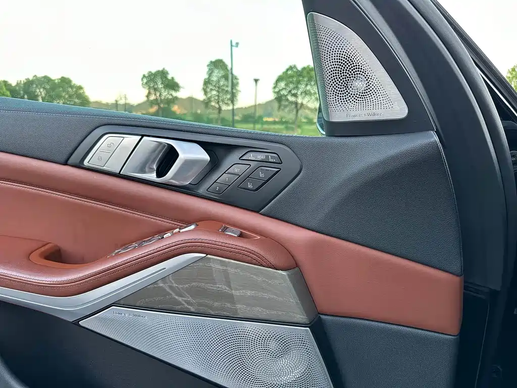 BMW X7 — миниатюра 7