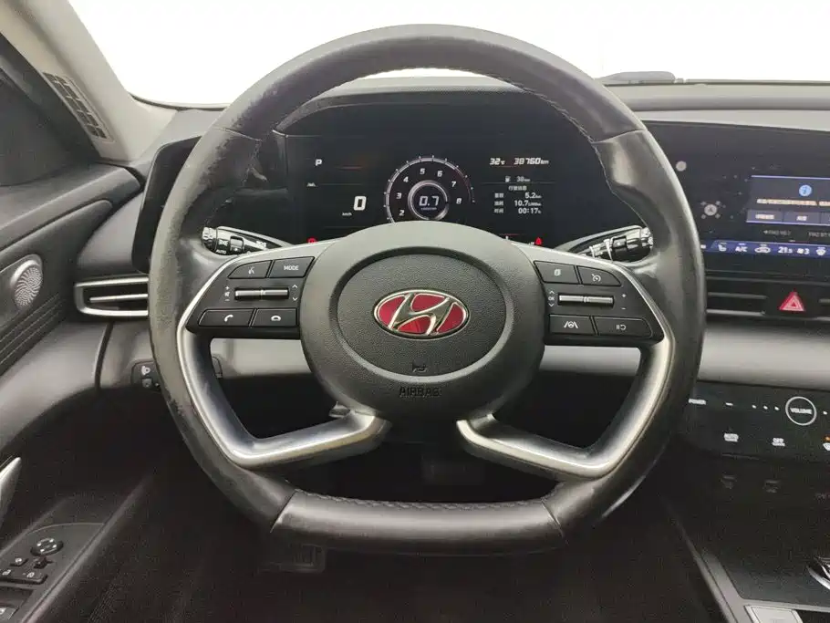 Hyundai Elantra — миниатюра 15
