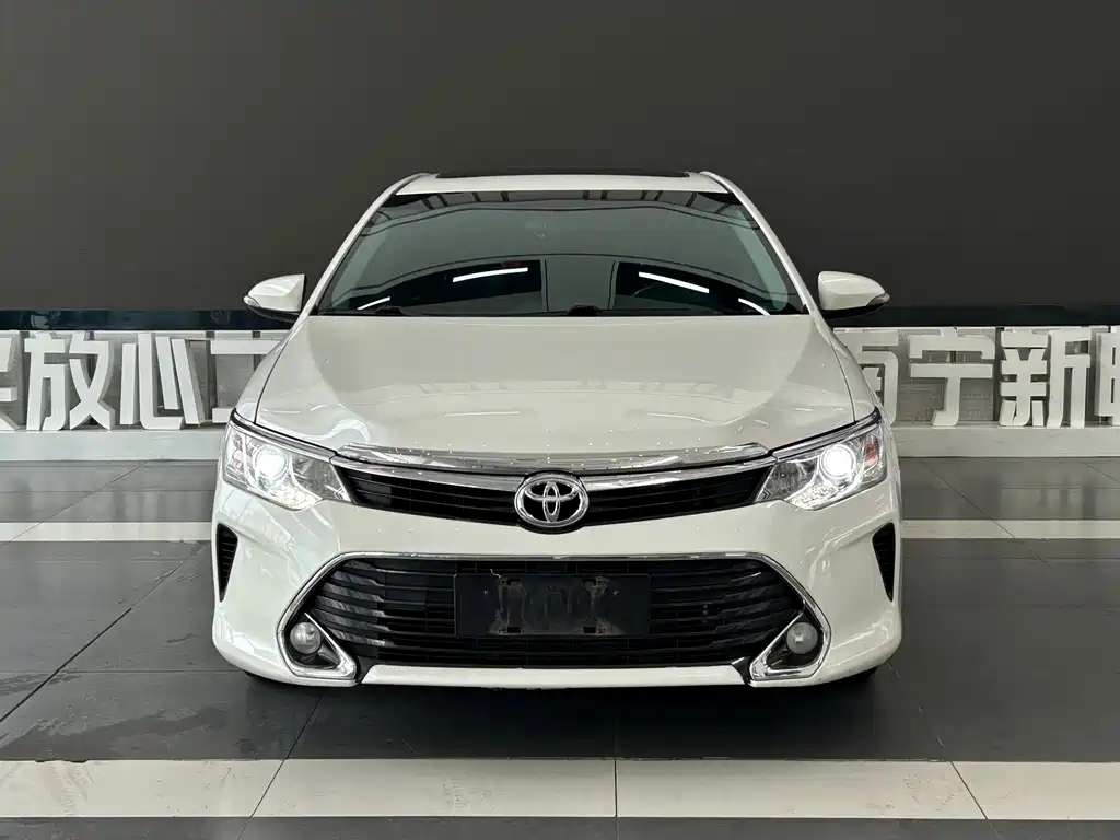 Toyota Camry — миниатюра 2