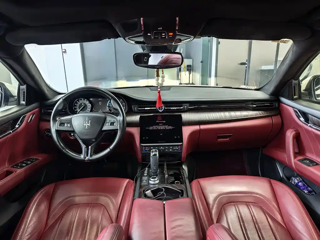 Maserati Quattroporte — миниатюра 17