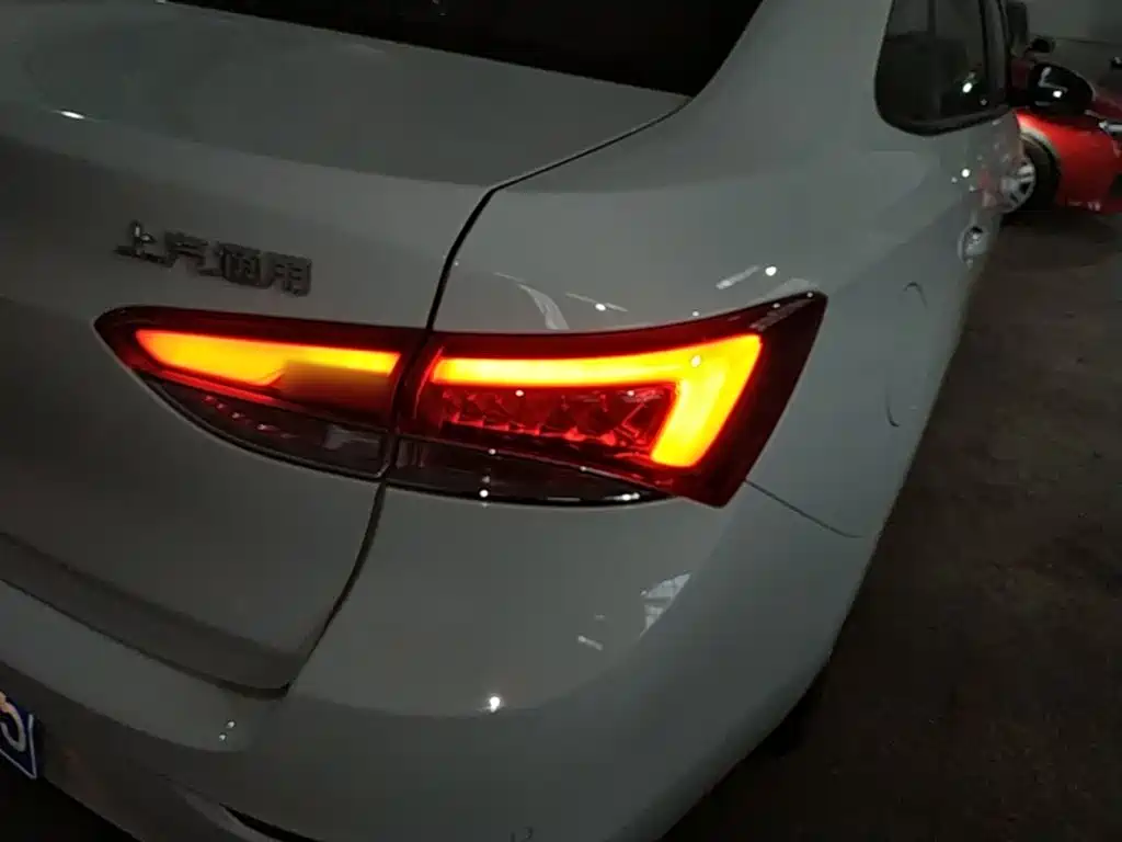Buick Excelle — миниатюра 8