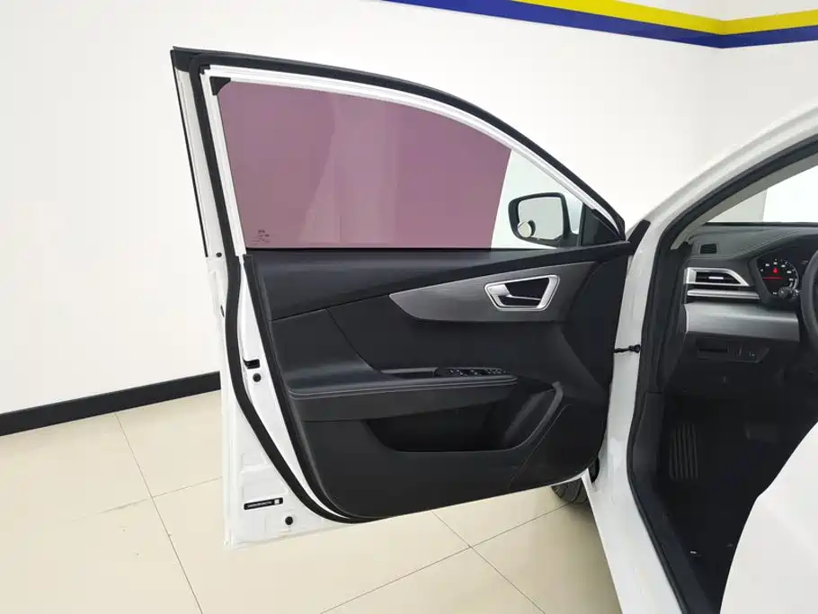 BYD Qin NEV — миниатюра 7