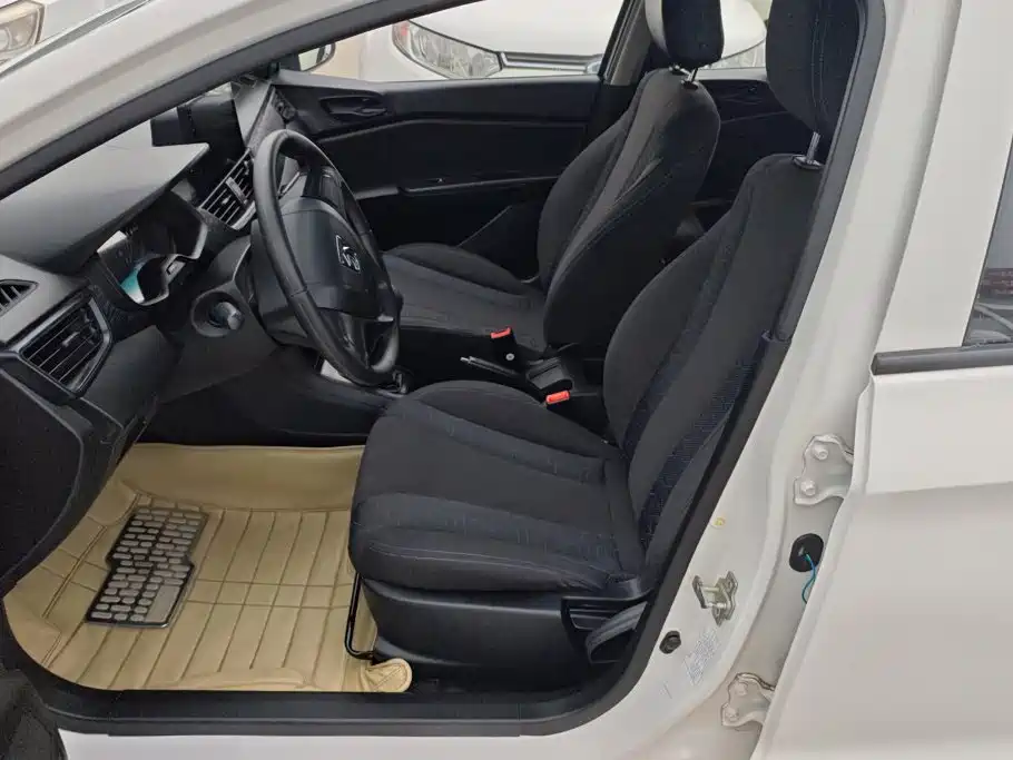 Baojun 310 — миниатюра 9