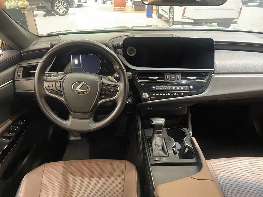 Lexus ES — миниатюра 11