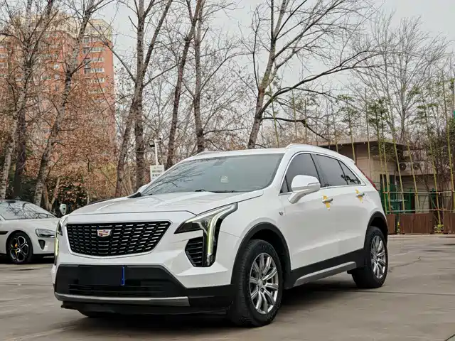 CADILLAC XT4