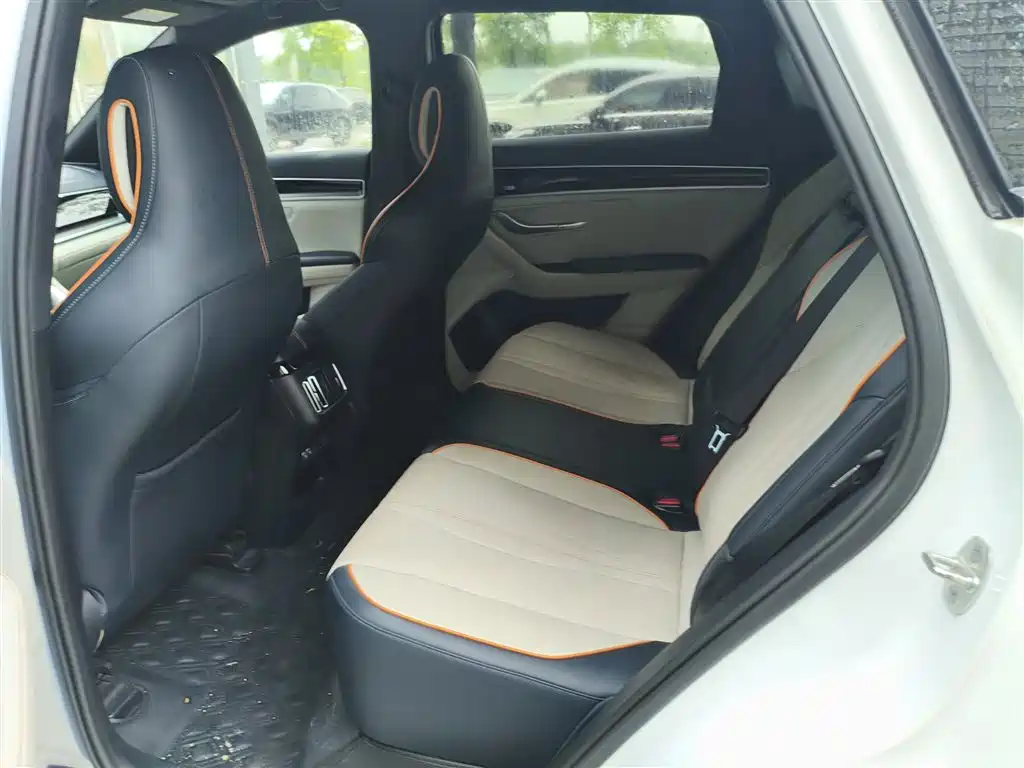 BYD PLUS New Energy — миниатюра 5