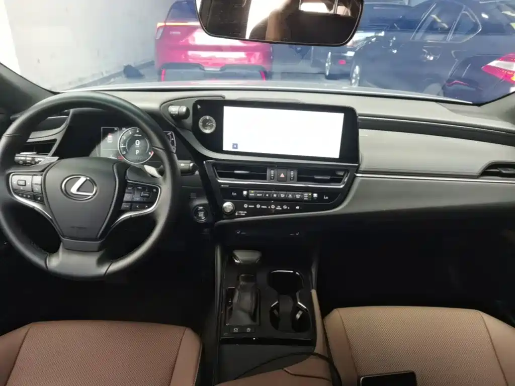 Lexus ES — миниатюра 13