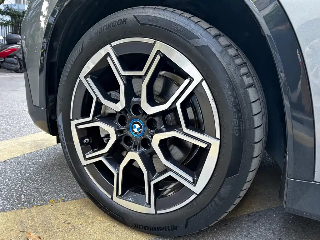 BMW iX1 — миниатюра 7