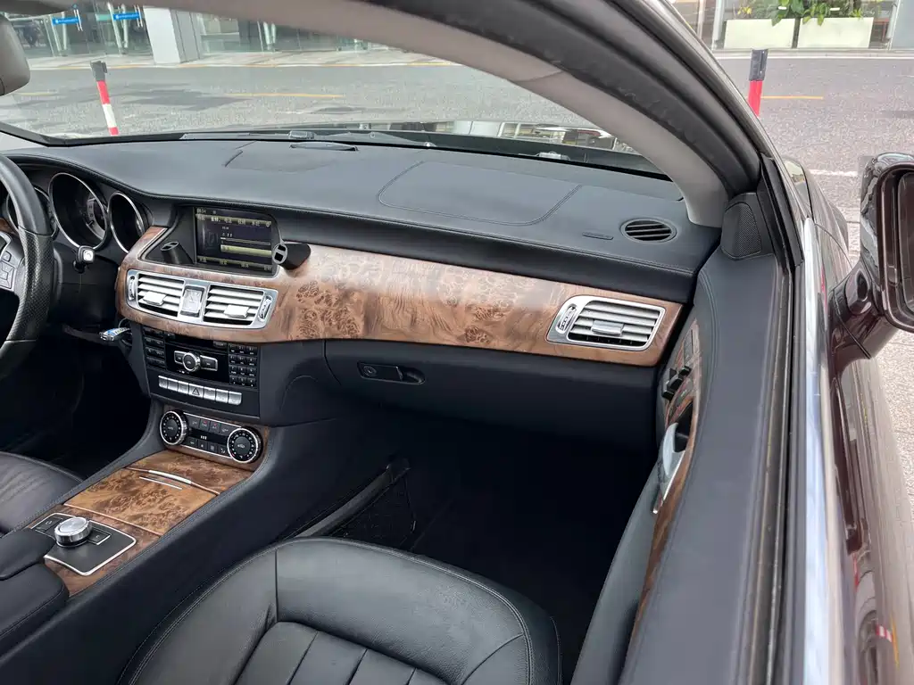 Mercedes-Benz CLS — миниатюра 18