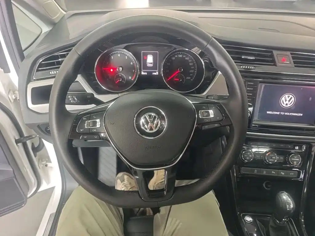 Volkswagen Touran — миниатюра 11