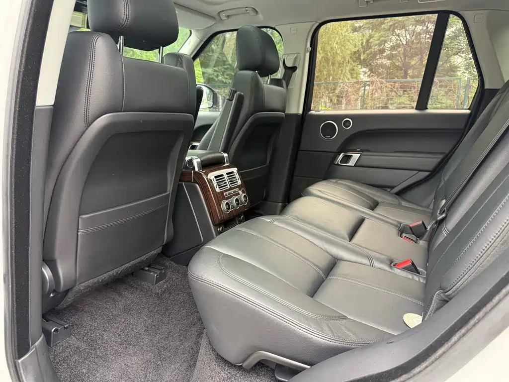 Land Rover Range Rover — миниатюра 17