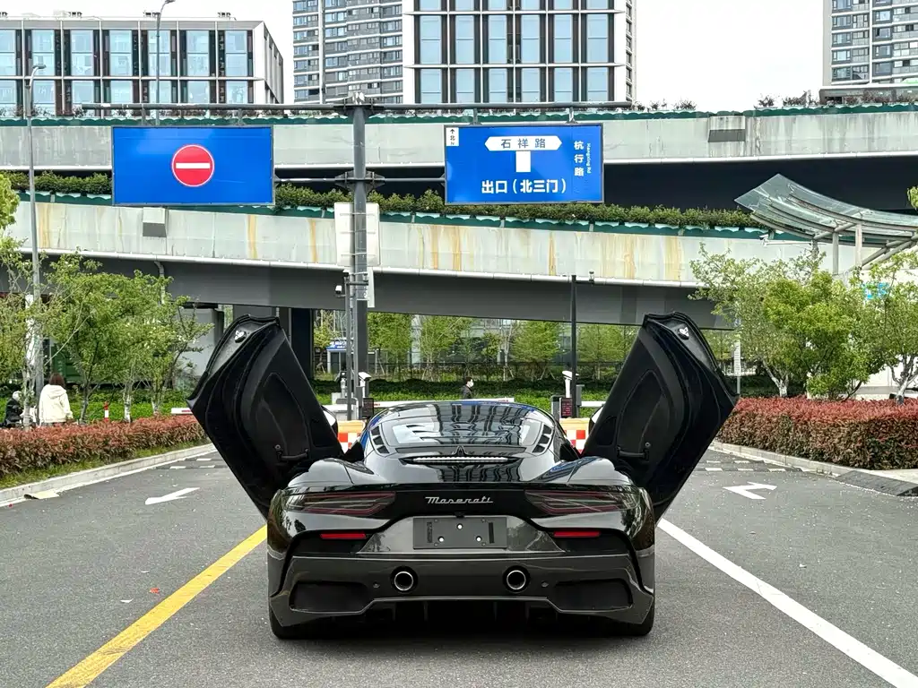Maserati MC20 — миниатюра 8