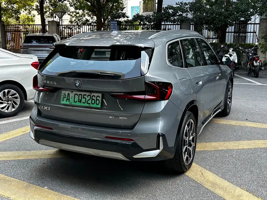 BMW iX1 — миниатюра 6