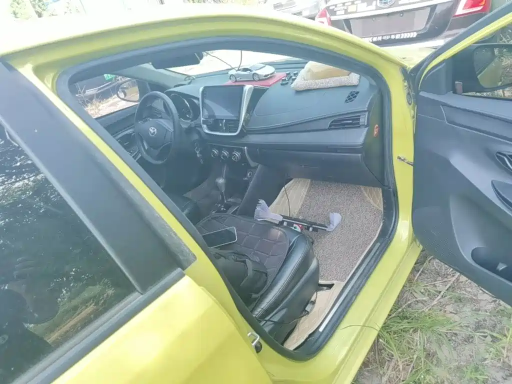 Toyota Yaris L — миниатюра 9