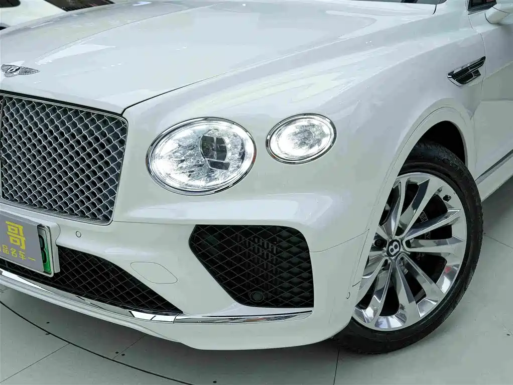 Bentley Bentayga PHEV — миниатюра 21