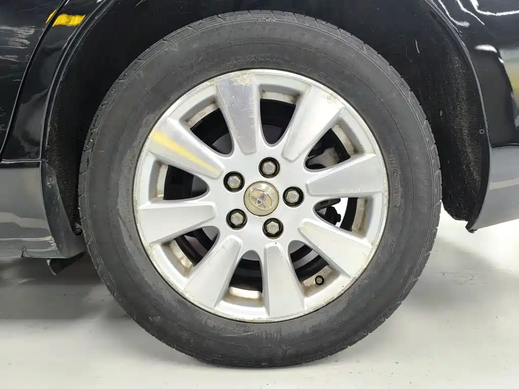 Toyota Camry — миниатюра 14