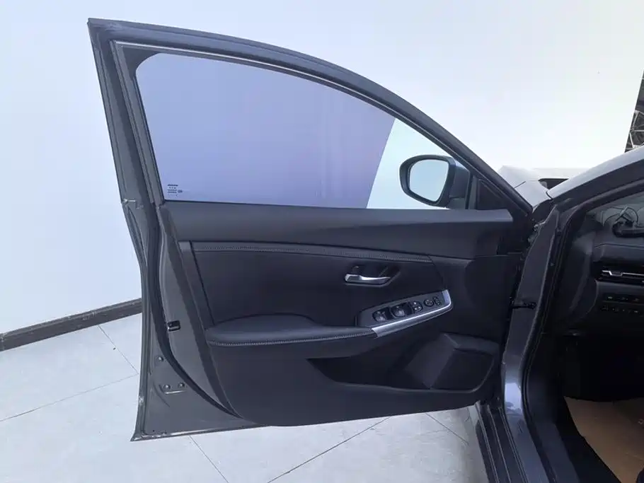 Nissan Sylphy — миниатюра 7