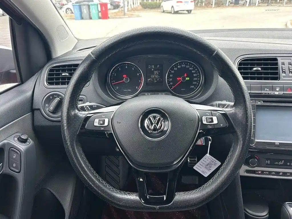 Volkswagen Polo — миниатюра 7