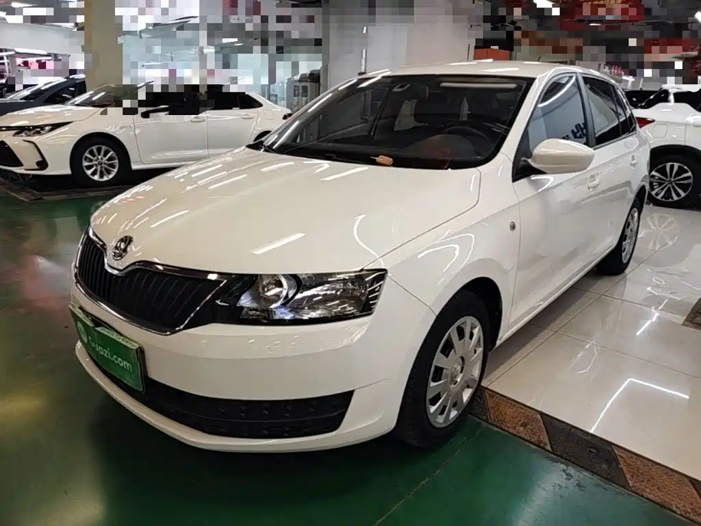 Skoda Rapid Spaceback — миниатюра 2