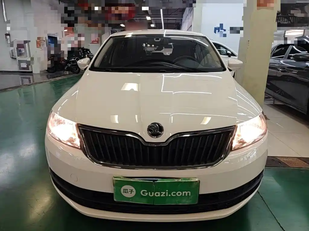 Skoda Rapid Spaceback — миниатюра 3
