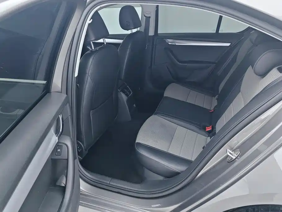 Skoda Octavia — миниатюра 11