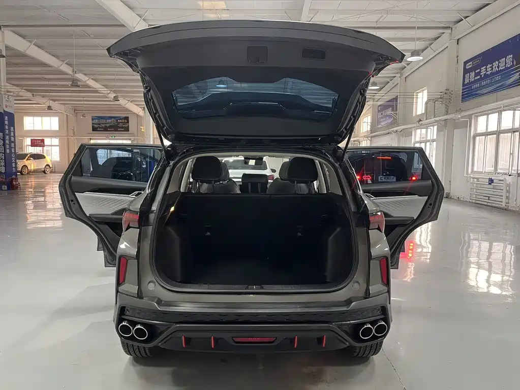 Geely Binyue — миниатюра 16