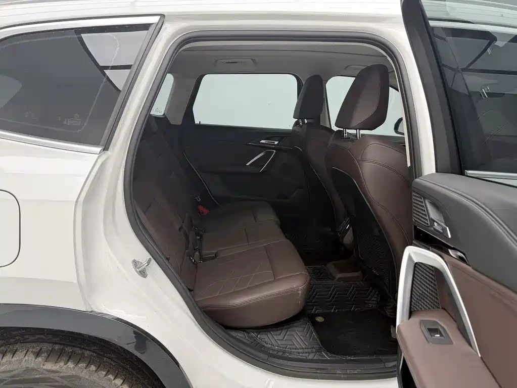 BMW X1 - фото 9