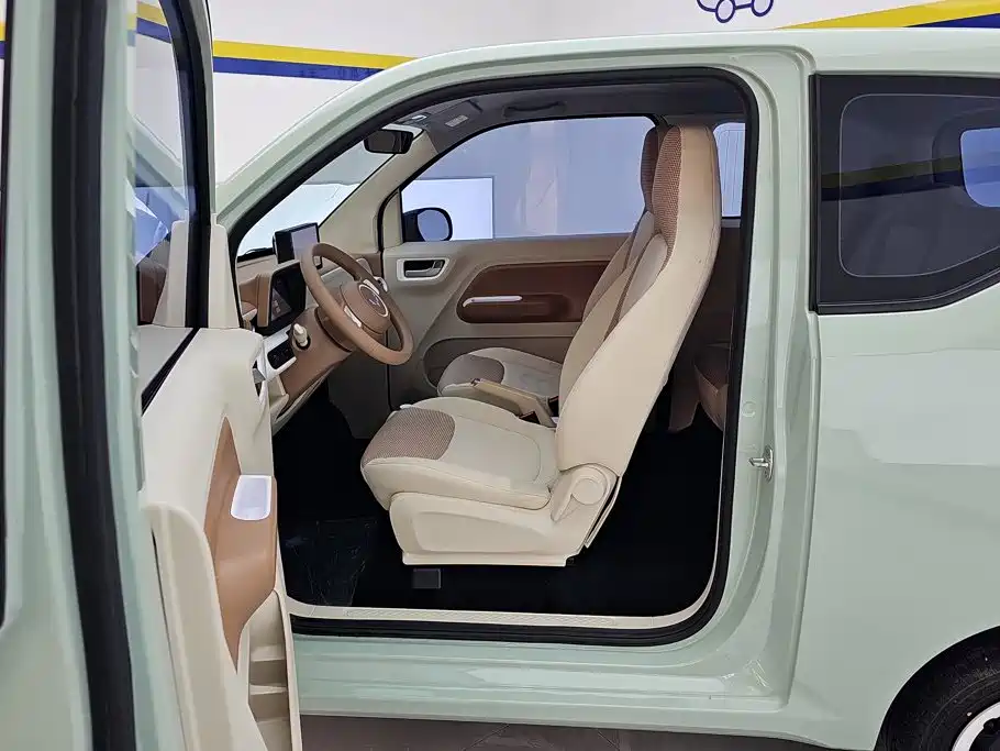 Wuling MINIEV — миниатюра 9