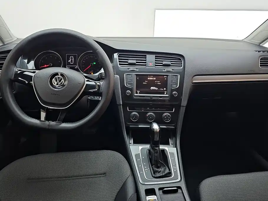Volkswagen Golf — миниатюра 12