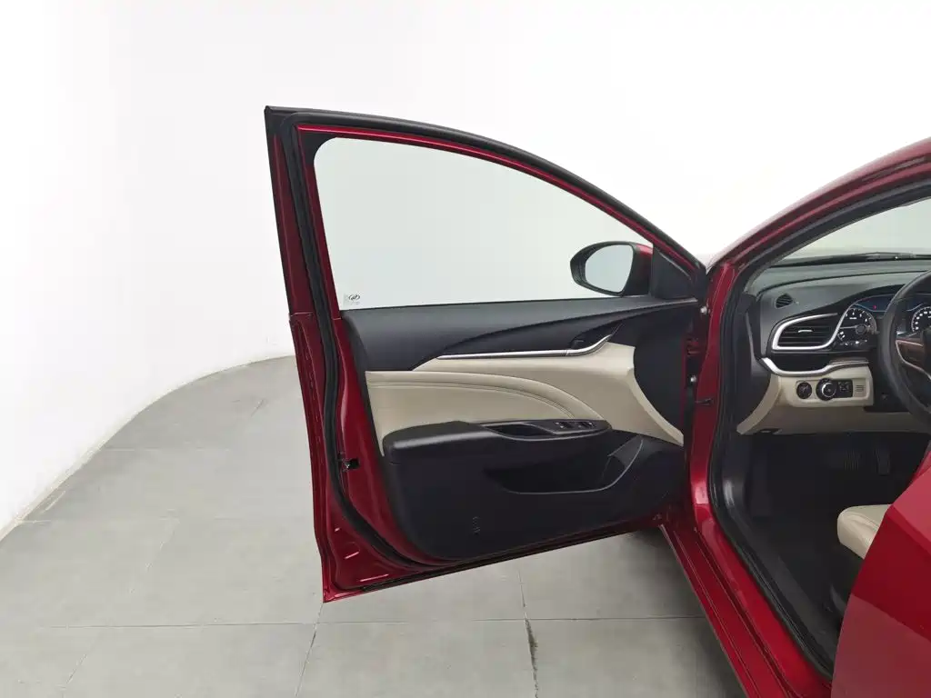 Buick Excelle — миниатюра 8