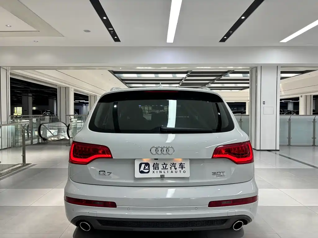 Audi Q7 — миниатюра 6