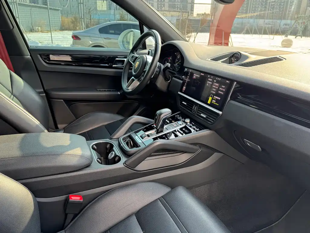 PORSCHE CAYENNE NEW ENERGY