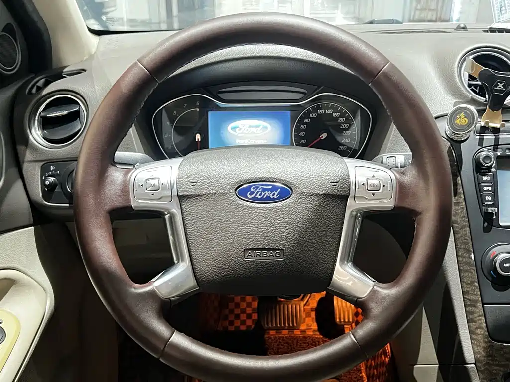 Ford Mondeo - 2011 2.0L GTDi200 Fashion