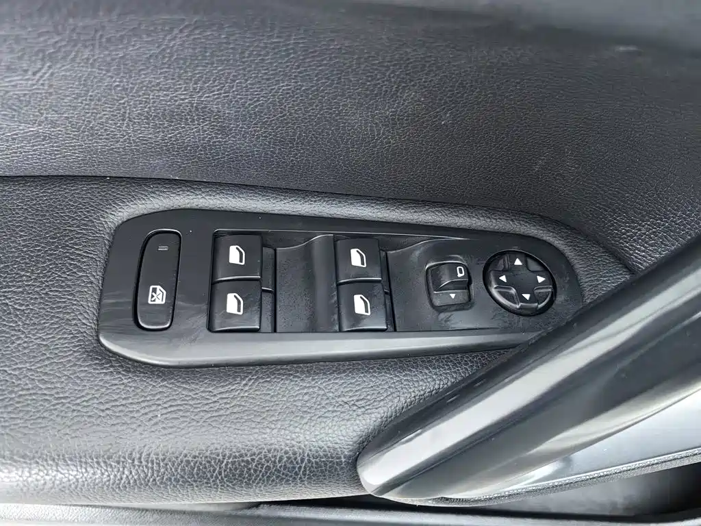 Peugeot 408 — миниатюра 9