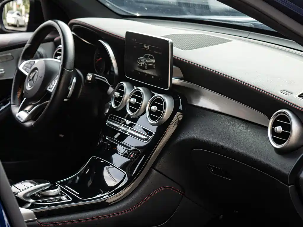 MERCEDES-BENZ GLC AMG