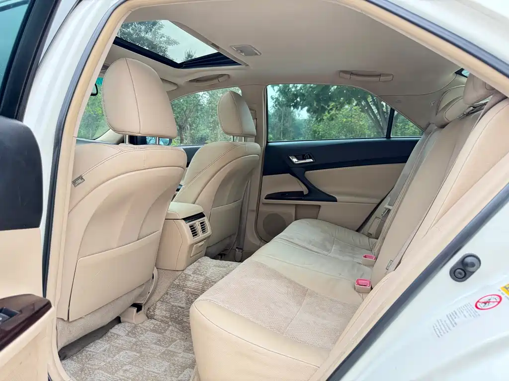 Toyota Reiz 2010 3.0V Flagship