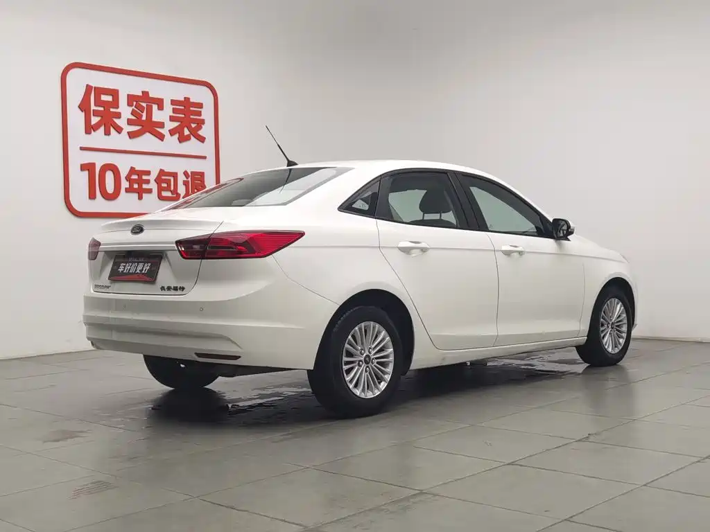 Ford Escort 2015 1.5L AT Comfort