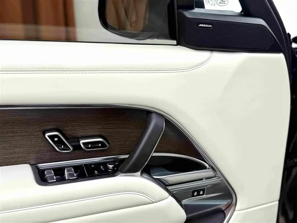 Land Rover Range Rover — миниатюра 15