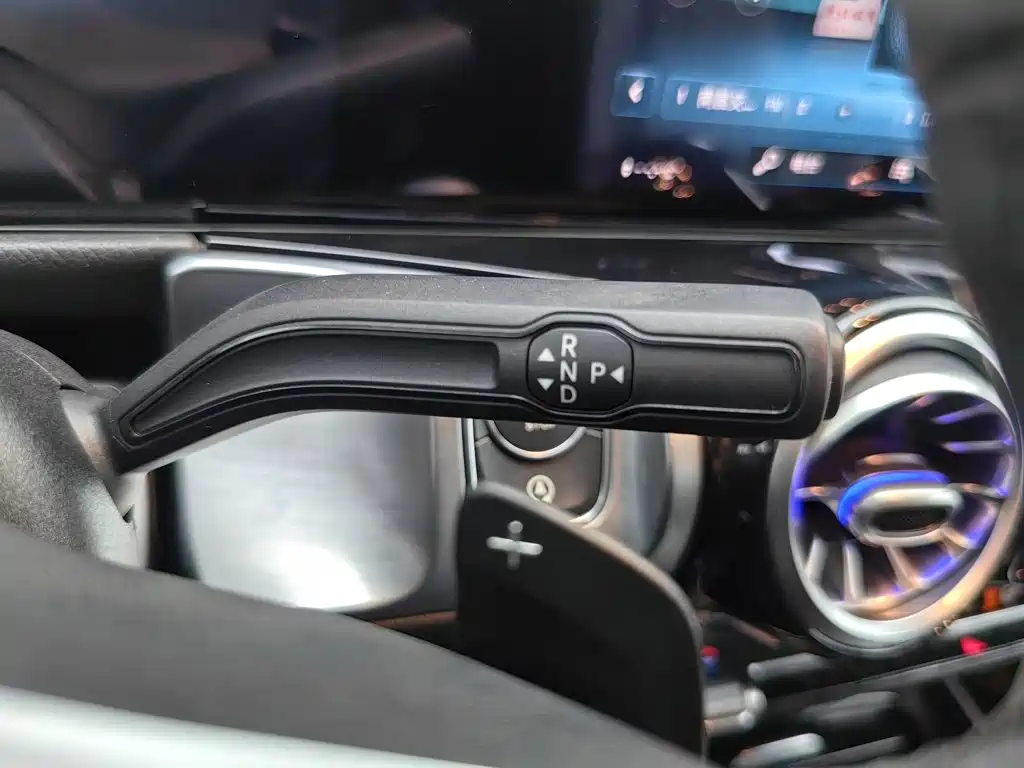 Mercedes-Benz GLB — миниатюра 13