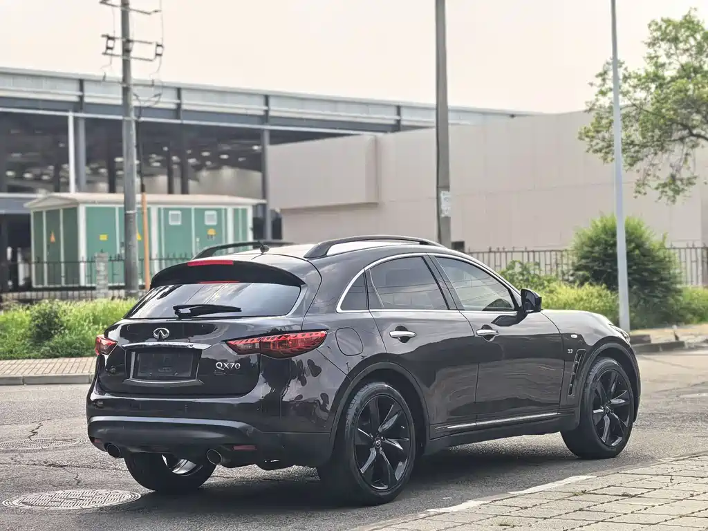 Infiniti QX70 2015 3.7L