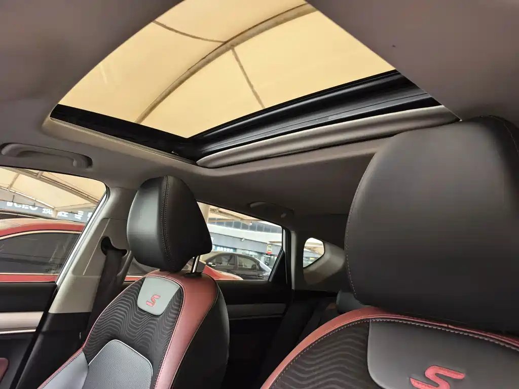 Geely Binyue — миниатюра 10