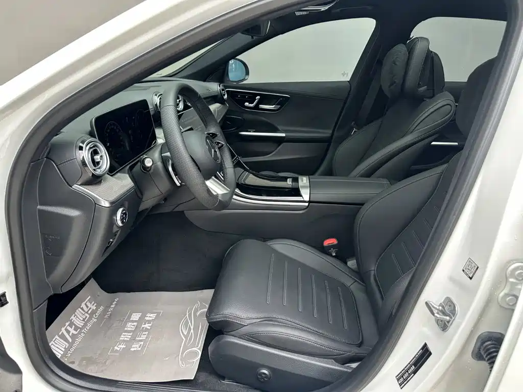 Mercedes-Benz C-Class — миниатюра 11