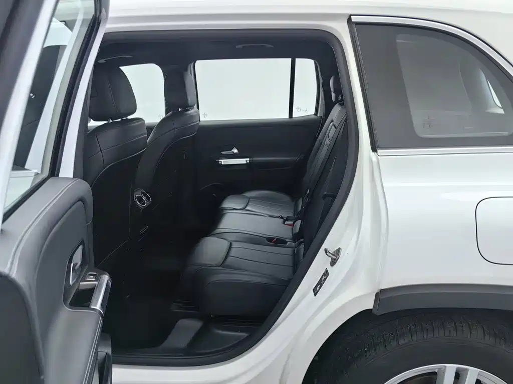 Mercedes-Benz GLB — миниатюра 15