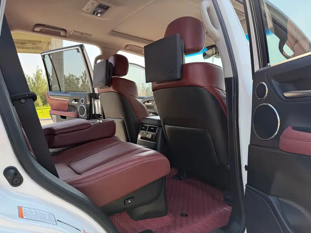 Lexus LX — миниатюра 18