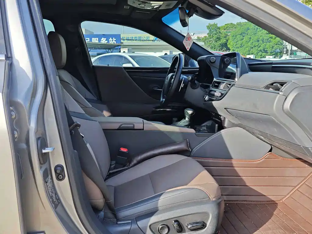Lexus ES — миниатюра 13