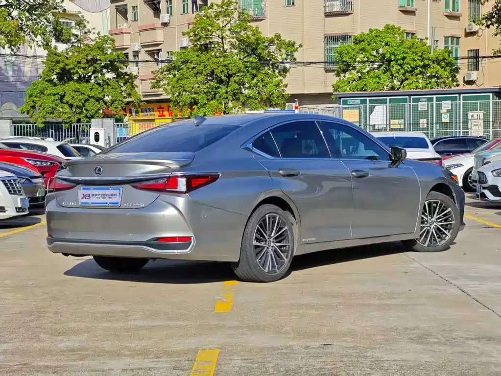 Lexus ES — миниатюра 4